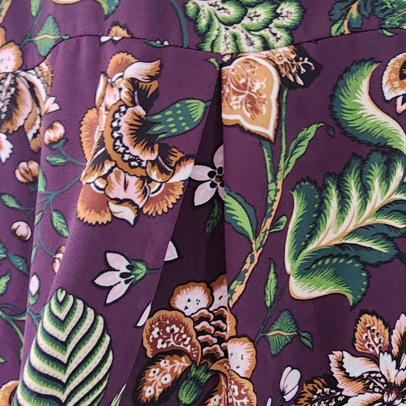 Ann Taylor floral blouse, size L - Picture 6 of 8